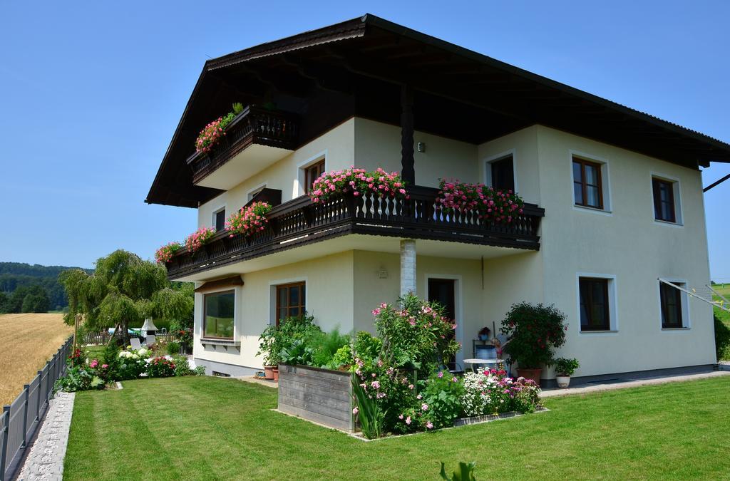 Haus Gruber Hotel Attersee Екстериор снимка